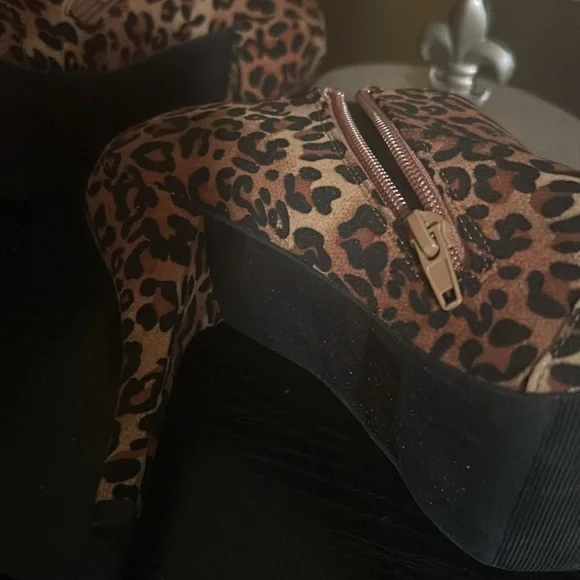 Qupid Leopard Print Booties - Picture 8 of 8